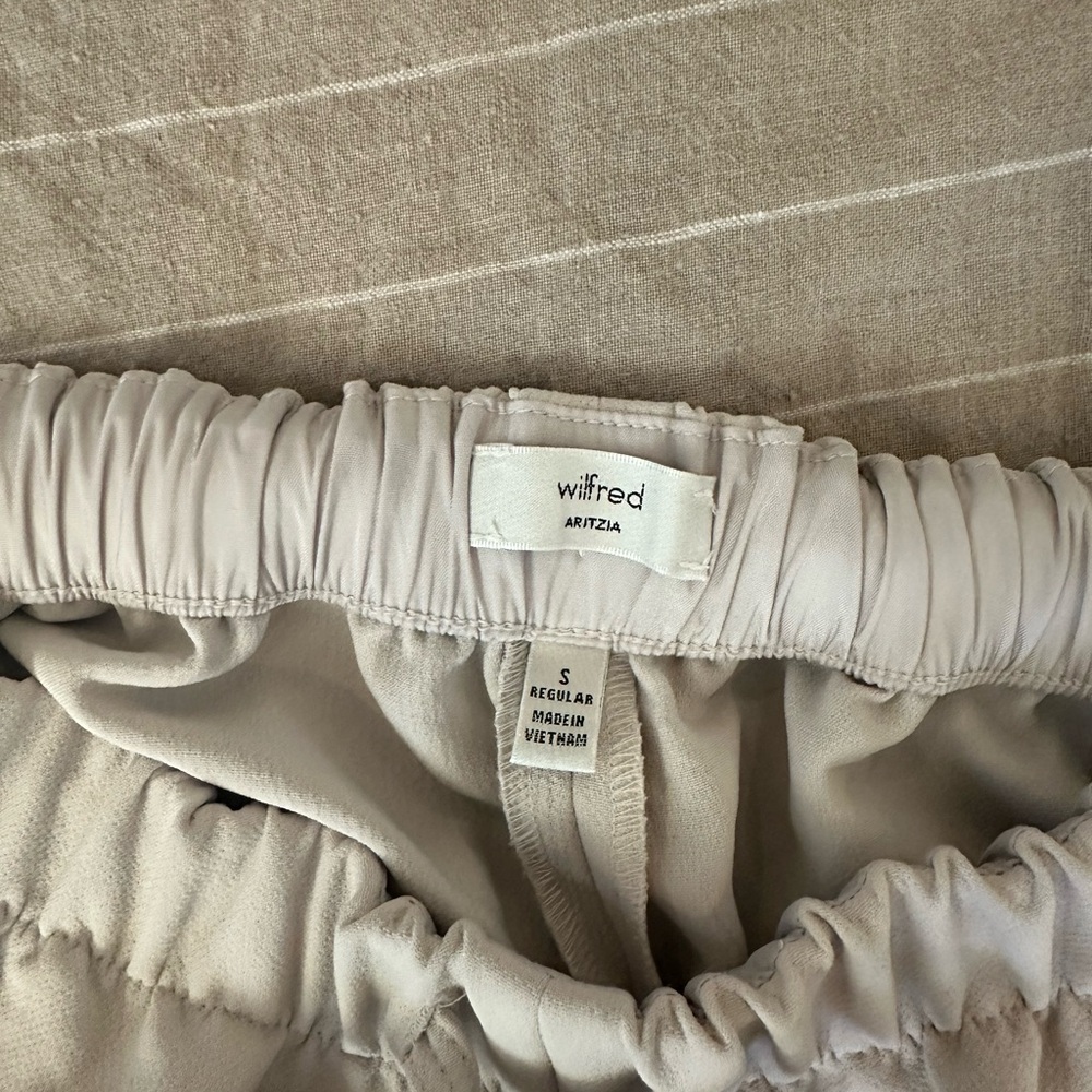 Wilfred Lodge Pants Matte Pearl - Picture 3 of 4